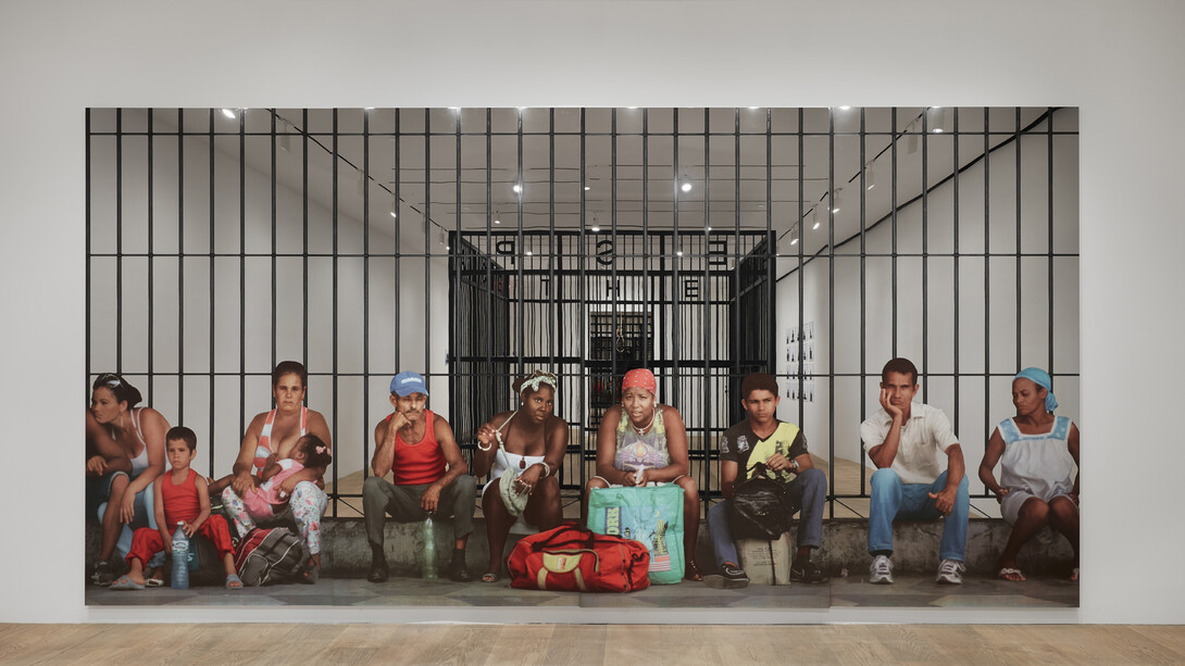 Michelangelo Pistoletto, La Habana, persone in attesa, 2015, Silkscreen on super mirror stainless steel. Four panels, each: 98 7/16 x 49 3/16 inches (250 x 125 cm). Overall: 98 7/16 x 196 7/8 inches (250 x 500 cm)
© Michelangelo Pistoletto. Courtesy the artist, Lévy Gorvy, and Galleria Continua, ph. Ela Bialkowska