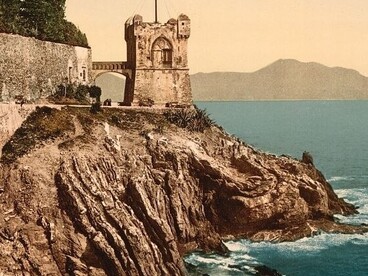 Tratto da "Vedute di architettura e altri siti in Italia nella collezione di stampe fotocromatiche", 1905. La torre, Nervi, Genova, Italia