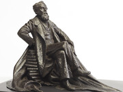 Martin Jennings, Charles Dickens maquette, 2017, Bronze on slate base, 35x54x40cm © the artist, courtesy Shapero Modern