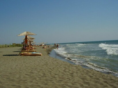 Apreciando a praia no Ada Bojana