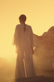 La tendencia “avant apocalypse” encuentra una fuerte inspiración en el diseño de vestuario de producciones cinematográficas como “Dune”, “Star Wars”, “The Hunger Games” o “Mad Max”