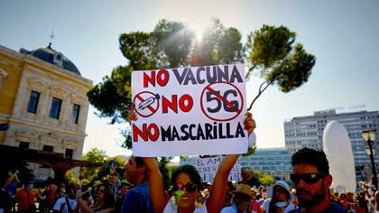 Dice el dicho español:«Cuando un tonto coge una linde, la linde se acaba y el tonto sigue»