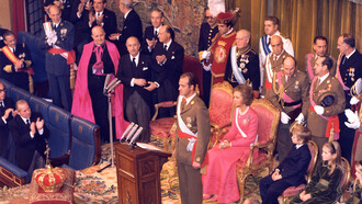 Juan Carlos I es proclamado rey de España ante las Cortes franquistas el 22 de noviembre de 1975