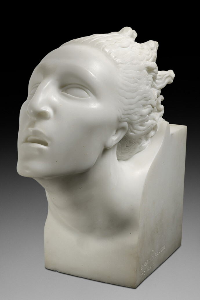 Eugenio Baroni, La Vittoria, 1929. Marmo statuario bianco di Carrara, 46 x 19,3 x 46 cm. Collezione privata, Courtesy Benappi