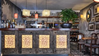 Hostaria Castello è un ristorante veneziano di 18 coperti, inaugurato nel 2021 nel sestiere di Castello. Venezia, Italia