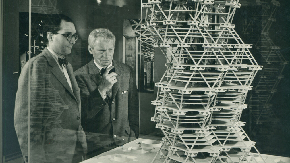 Louis Kahn trabalhando num projeto