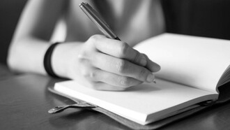 Te cumpliré el gusto que no me pediste: te felicitaré por tu nuevo libro