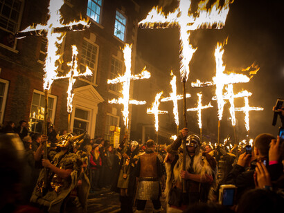 Londres. Procesión de las cruces de los mártires durante la noche de Guy Fawkes