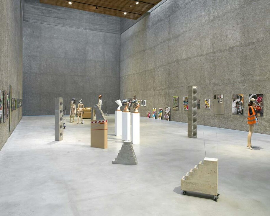Isa Genzken. Courtesy of König Galerie