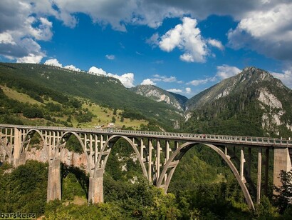 Montenegro. Arcos do Ponte do Đurđevića Tara
