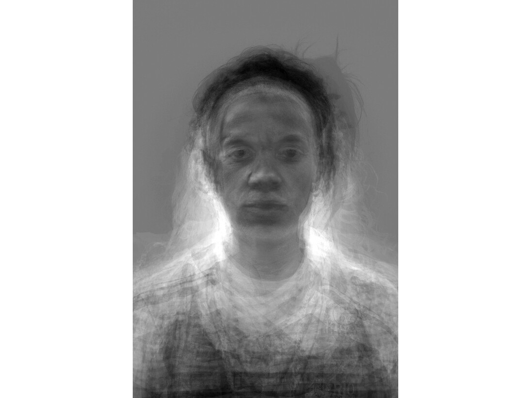 Vivian Caccuri, Semblante 2 (Série Eigenface), 2015, Image created with software, charcoal on paper, 55 x 77 cm