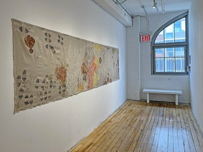 Sue Koch, On the wall. Kame san no shukufuku, blessing of the turtle, exhibition view. Courtesy of Carter Burden Gallery