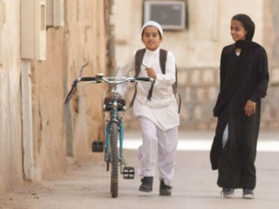 Una scena de "La bicicletta verde" di Haifaa al-Mansour