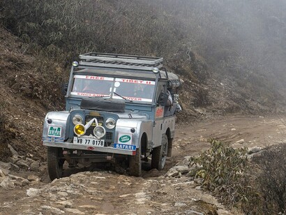 Land Rover nel Singalila National Park, Bengala occidentale, India 