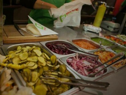 A closer look at the delectable buffet at Maoz Vegan, Amsterdam
