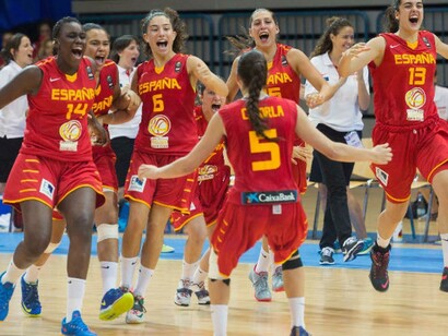 Las jugadoras de la selección española celebran una victoria