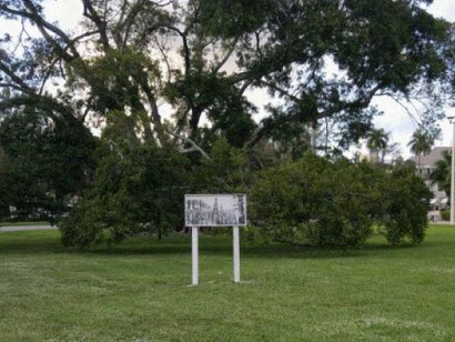 Glexis Novoa, Luz Permanente (Ivan Shadr), 2013. Reproduction installed at Hialeah Park
Collection Pérez Art Museum Miami, museum purchase with funds provided by the Helena Rubenstein Philanthropic Fund at the Miami Foundation and PAMM’s Acquisition Fund.