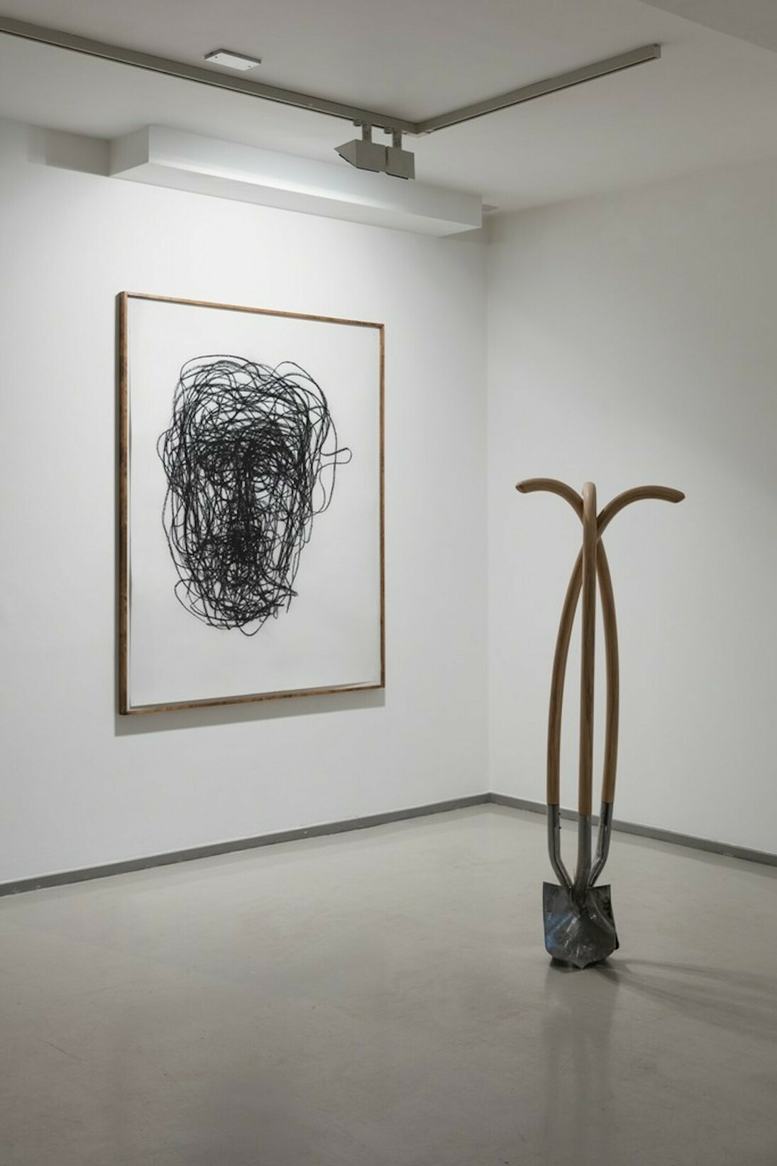 Foot-Kroku-Zvuk-Klingen-Fall, Exhibition view. Courtesy of Laure Genillard