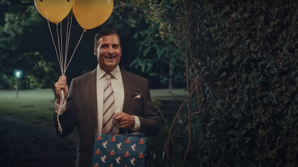 El novio de mamá recupera con frescura y color el espíritu de la comedia familiar, proponiendo una experiencia compartida que combina humor, emoción y belleza visual