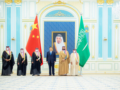 Saudi Crown Prince Mohammed Bin Salman stands with Chinese President Xi Jinping in Riyadh, Saudi Arabia Dec 8, 2022
