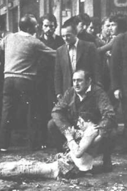 Il 28 maggio 1974 a Brescia, durante una manifestazione antifascista organizzata dai sindacati e da gruppi di sinistra. Una bomba nascosta in un cestino esplose nella piazza, uccidendo 8 persone e ferendone 102