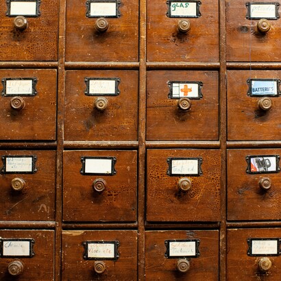 Dai papiri di Ercolano ai manoscritti di Dunhuang, gli archivi e le biblioteche restituiscono testimonianze che ampliano la conoscenza delle tradizioni religiose e mostrano il valore concreto della ricerca documentaria 