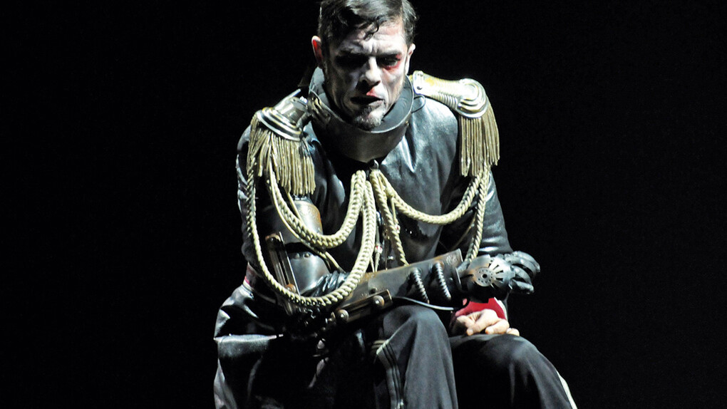 Alessandro Gassmann in "Riccardo III"