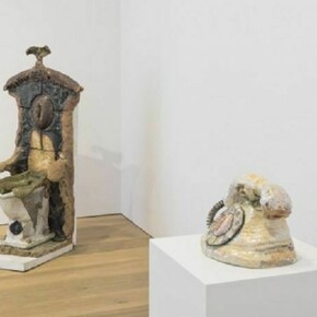 Installation view, Robert Arneson, David Zwirner, New York 2013, 467 x 600