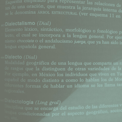 Hasta tal punto llega este «contubernio iletrado» que, cuando algún osado individuo utiliza correctamente el idioma, en ocasiones, es tratado por el «rebaño intelectual» como si el que estuviera en el error fuera ese sujeto