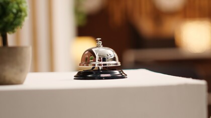Cada vez que viajaba a Londres se hospedaba en el mismo hotel, de donde era ya connotado pasajero frecuente