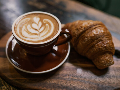 El croissant es uno de los platos más icónicos de la gastronomía europea y del mundo, según información de la Oficina de Estadísticas Nacionales de Francia