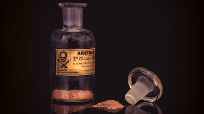 Botella antigua de arsénico