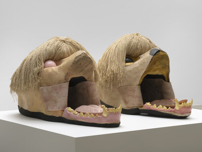 Sterling Ruby
TWINS, 2018
Resin, urethane, foam, fabric and yarn
Skull 1: 78.1 x 82.6 x 149.2 cm / 30 3/4 x 32 1/2 x 58 3/4 inches Skull 2: 114.3 x 76.2 x 138.4 cm / 31 /14 x 30 x 54 1/2 inches
© Sterling Ruby
Courtesy the artist and Sprüth Magers
Photo: Robert Wedemeyer
