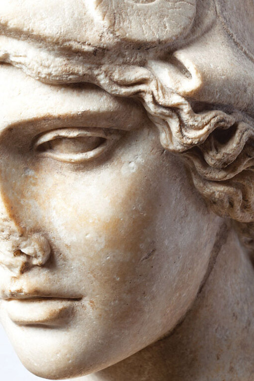 Of Gods and Glamour. Courtesy of Art Institute of Chicago