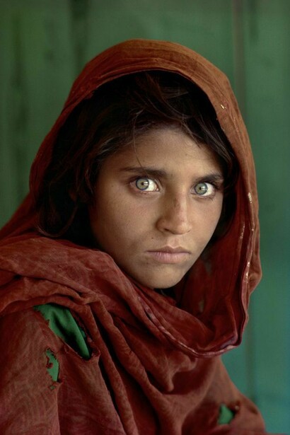 Steve McCurry. La jeune fille afghane aux yeux verts 