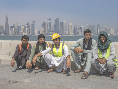 Trabajadores explotados en Catar: cerca de dos millones de personas provenientes de países como India, Bangladesh, Nepal, Kenia o Filipinas fueron las encargadas de construir y proveer de servicios a las faraónicas infraestructuras del Mundial 2022