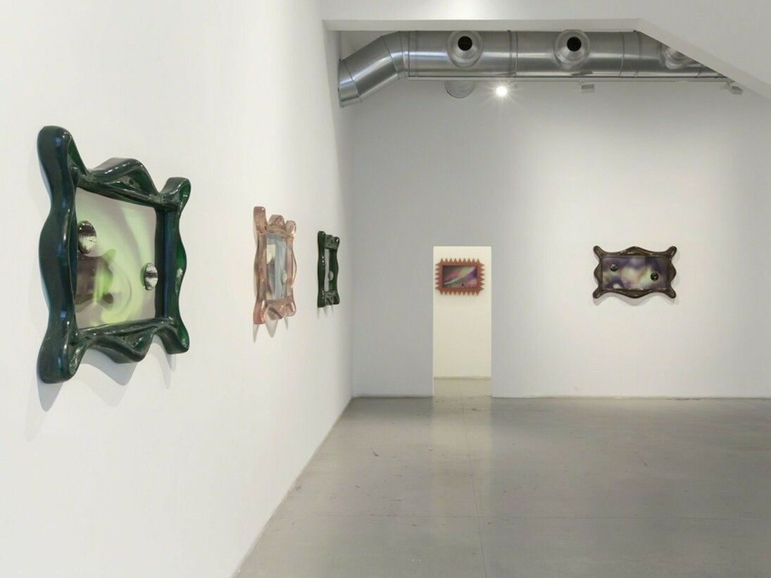 Chiara Dynys. Look Afar, exhibition view. Courtesy of M77 Gallery