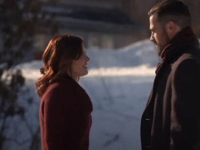 "Atrapado en la Navidad", 2015. Una vez más, nos encontramos con personajes que verdaderamente dialogan, escuchan al otro y comparten sus intimidades. Y la película demuestra lo equivocados que pueden ser los prejuicios