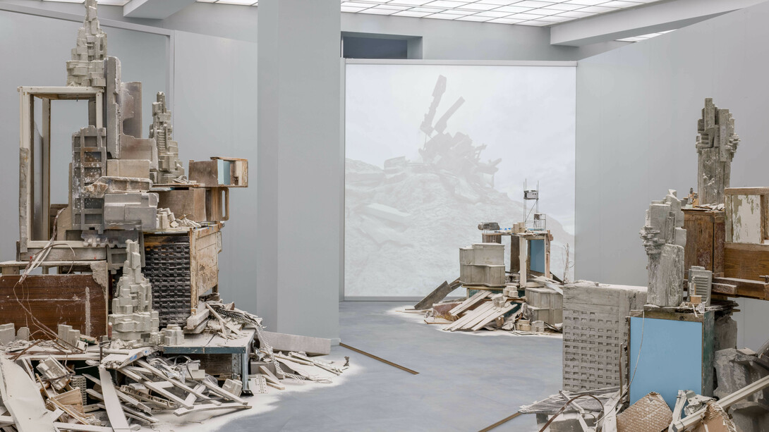 Verschiedene künstler:innen, [ materialistin ], ausstellungsansicht. Mit freundlicher genehmigung des Hamburger Bahnhofs
