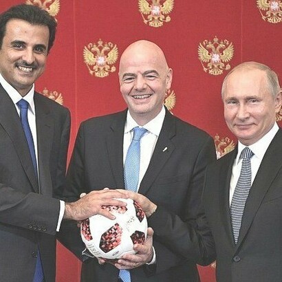 El emir Tamim bin Hamad al-Thani junto al presidente de la FIFA, Gianni Infantino y el presidente de Rusia, vladimir Putin