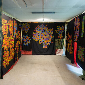 Sphères 9, Exhibition view. Courtesy of Galleria Continua