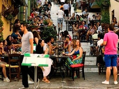 The restaurants in Plaka are a mixture of those visited only by tourists and those also visited by locals