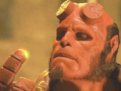 El actor Ron Perlman en la película 'Hellboy' (2004) dirigida por Guillermo del Toro