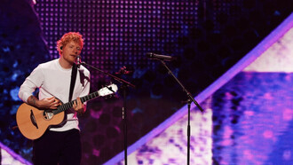 Ed Sheeran subió al escenario el sábado (19.09.2026) por la noche por primera vez desde que el rapero Macklemore fue retirado como telonero