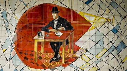 Fernando Pessoa, foi o poeta maior do modernismo literário de língua portuguesa e pensador inquietante dum Portugal mais culto e mais ousado.