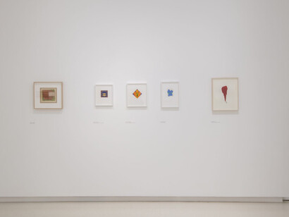 Varios artistas, Pequeño formato, vista de exhibición. Cortesía de la Galería Elvira González