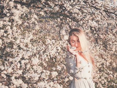 ¿Cómo concebir la vida desprovista de una mujer, de sus aromas, de sus olores amatorios y domésticos?