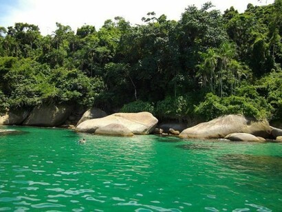 Ilha Grande. Green water