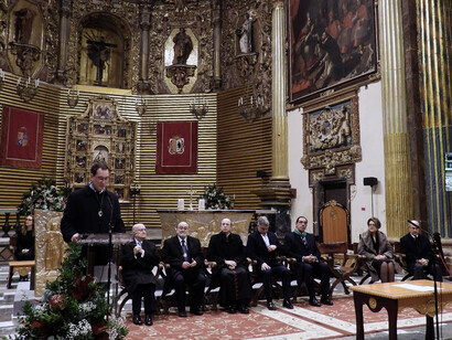 García Lozano agradece la distinción en nombre de los galardonados. Foto Gaspar Poveda