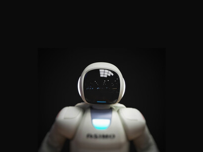 I robot assistenziali sono capaci di interagire e comunicare con gli esseri umani 